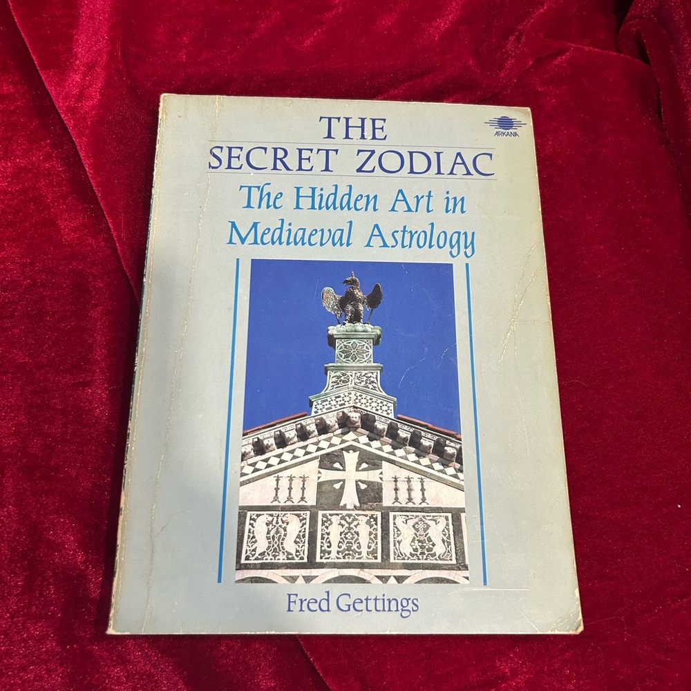 VINTAGE RARE 1989 The Secret Zodiac - Fred Gettings - Mediaeval Astrology Book